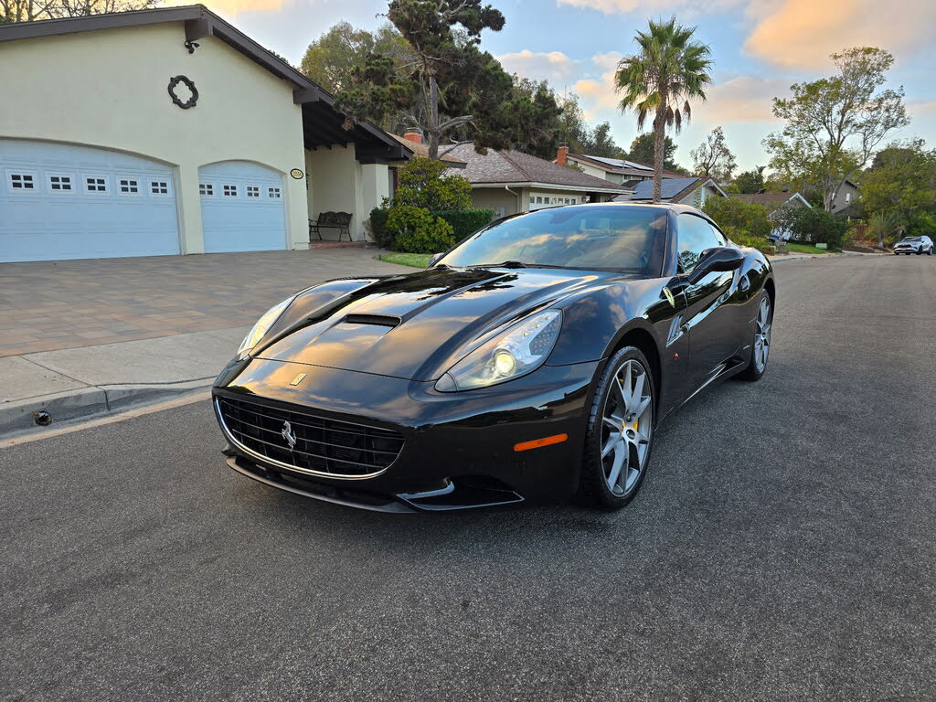2010 Ferrari California GT Convertible photo 18