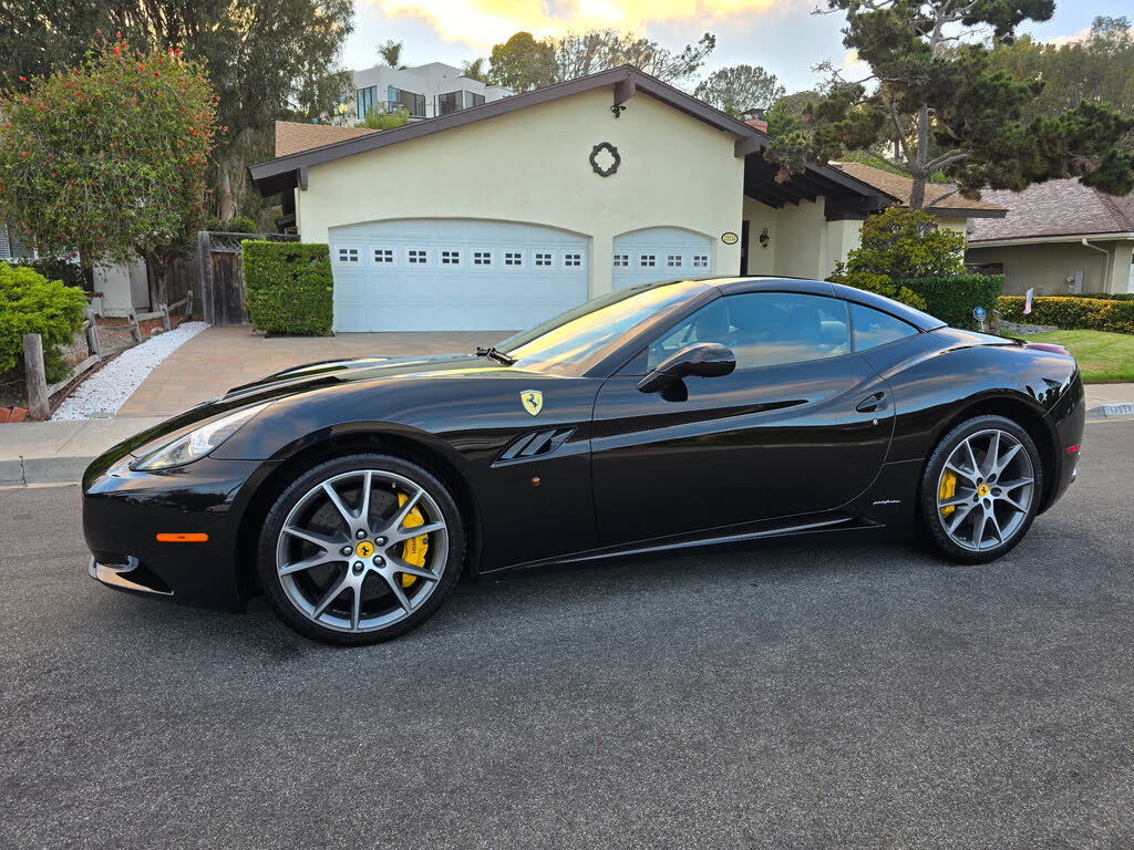 2010 Ferrari California GT Convertible photo 22