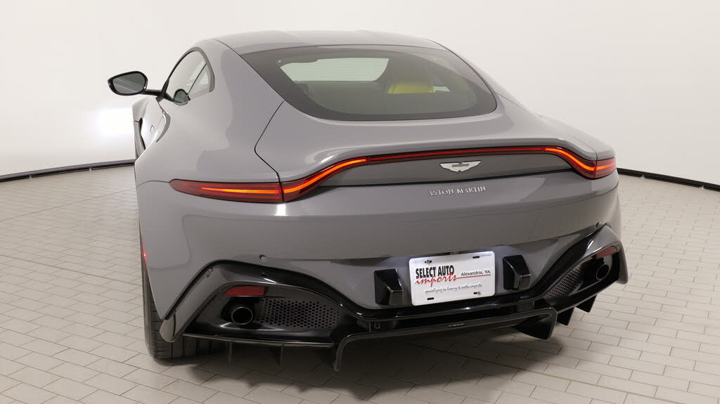 2019 Aston Martin Vantage RWD photo 19
