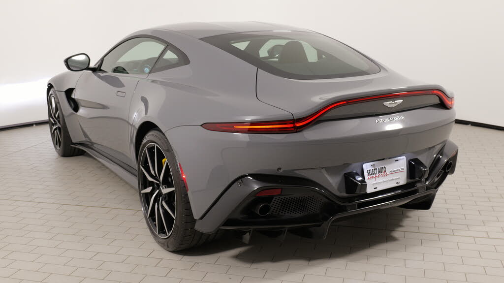 2019 Aston Martin Vantage RWD photo 20