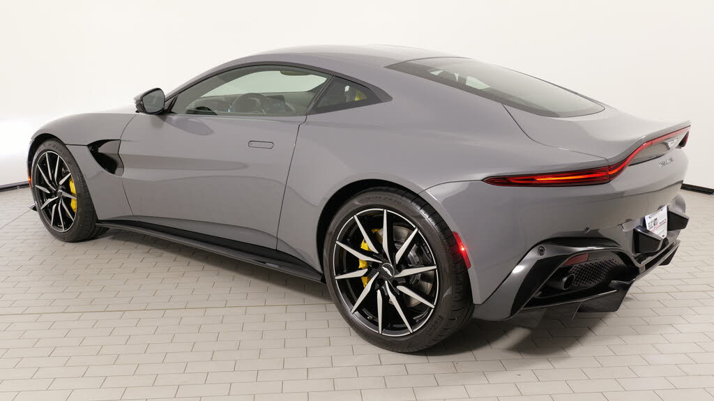 2019 Aston Martin Vantage RWD photo 22