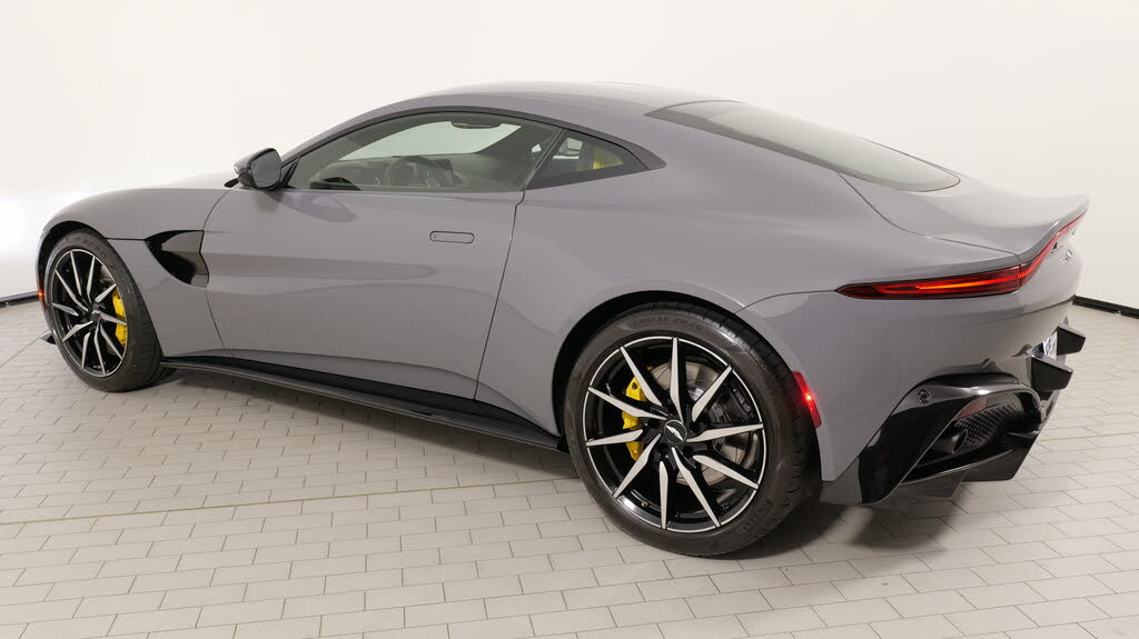2019 Aston Martin Vantage RWD photo 23