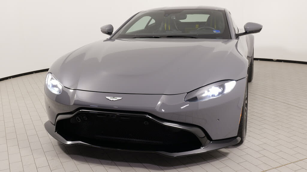 2019 Aston Martin Vantage RWD photo 6