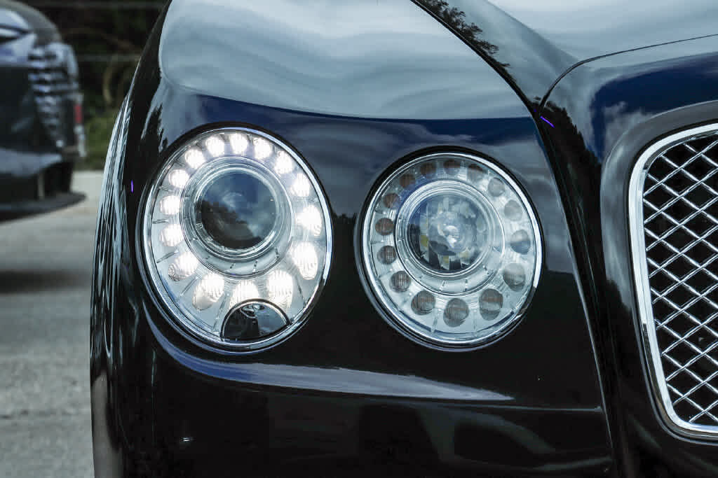 2018 Bentley Flying Spur V8 AWD photo 8