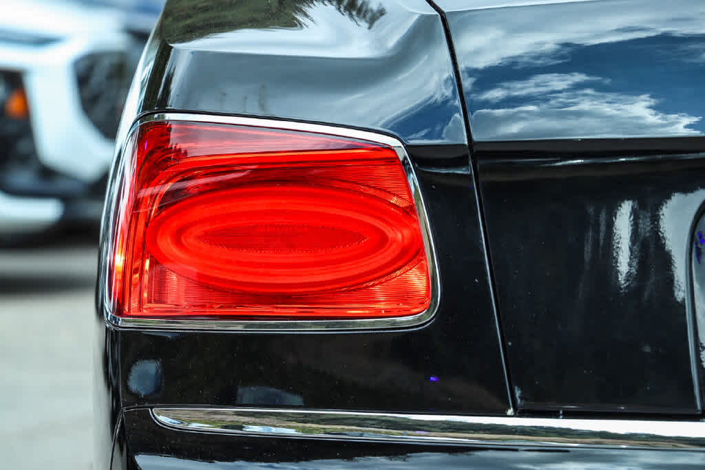 2018 Bentley Flying Spur V8 AWD photo 9