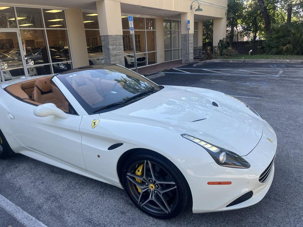 2016 Ferrari California T Roadster photo 2