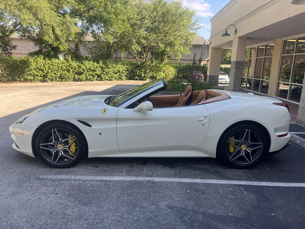 2016 Ferrari California T Roadster photo 13