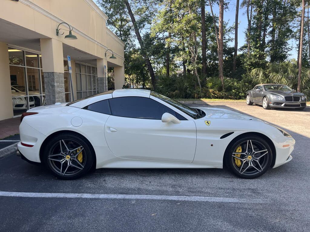 2016 Ferrari California T Roadster photo 18