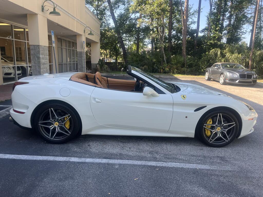 2016 Ferrari California T Roadster photo 3
