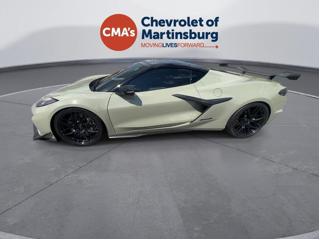 2023 Chevrolet Corvette Z06 1LZ Coupe RWD photo 2