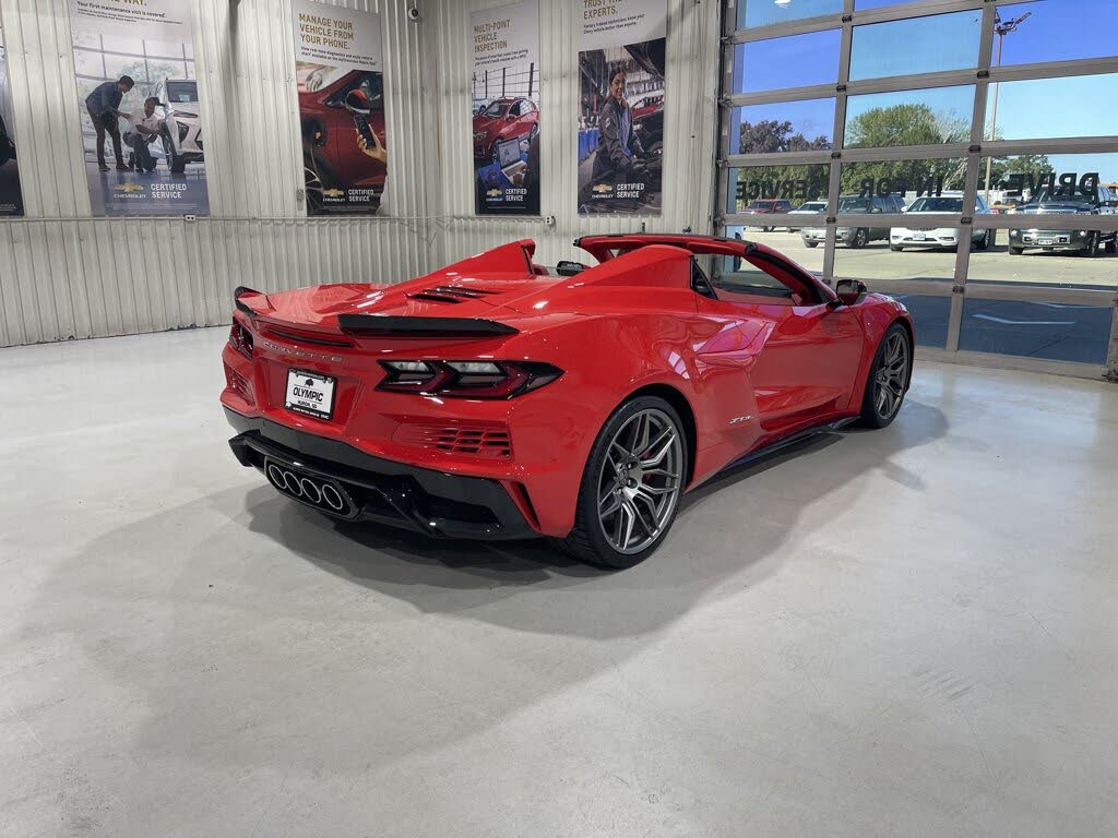 2025 Chevrolet Corvette Z06 3LZ Convertible RWD photo 8