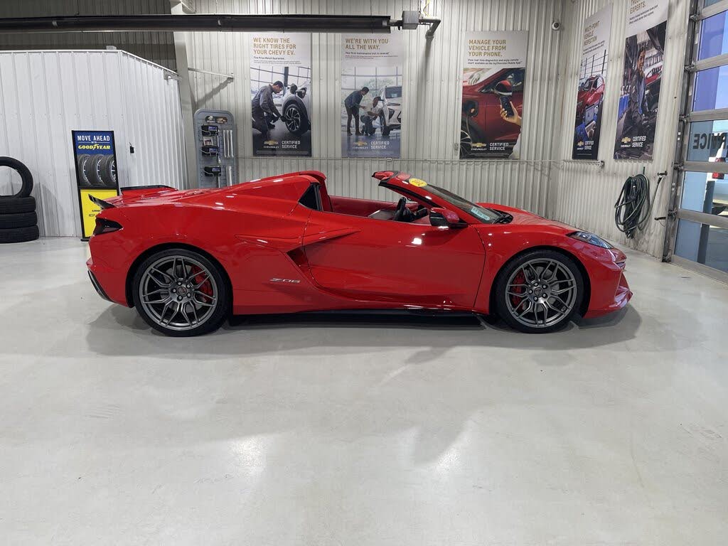 2025 Chevrolet Corvette Z06 3LZ Convertible RWD photo 9