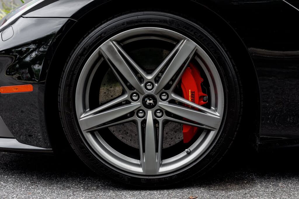 2014 Ferrari F12 Berlinetta Coupe photo 16