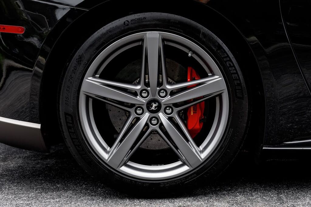 2014 Ferrari F12 Berlinetta Coupe photo 21