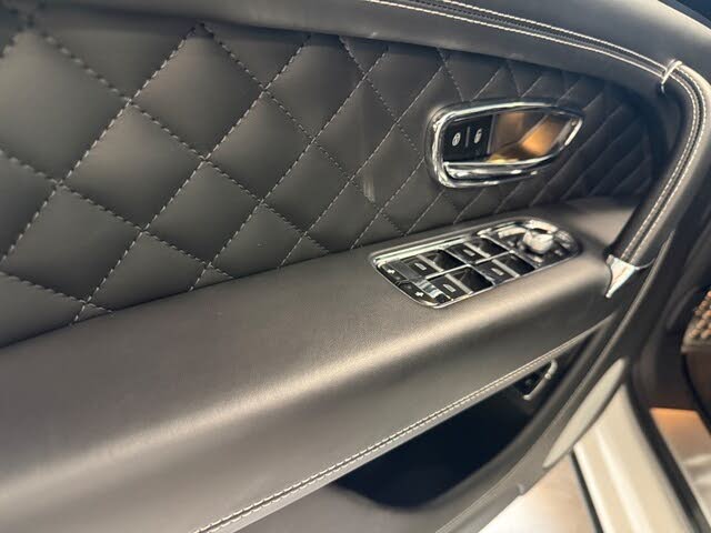 2020 Bentley Bentayga V8 AWD photo 6