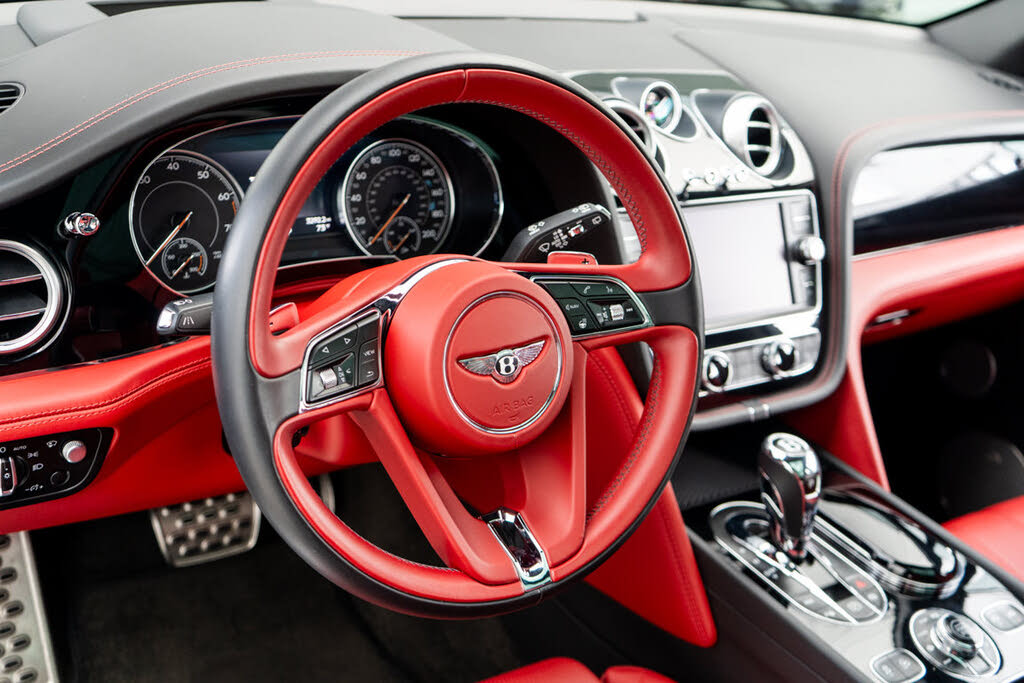 2017 Bentley Bentayga W12 AWD photo 13