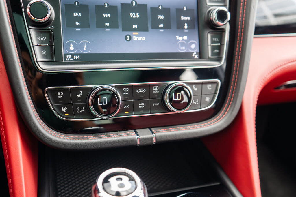 2017 Bentley Bentayga W12 AWD photo 18