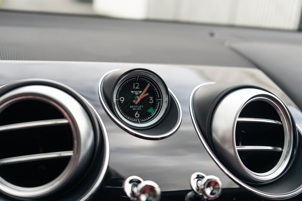 2017 Bentley Bentayga W12 AWD photo 22