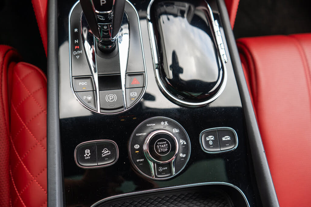 2017 Bentley Bentayga W12 AWD photo 24