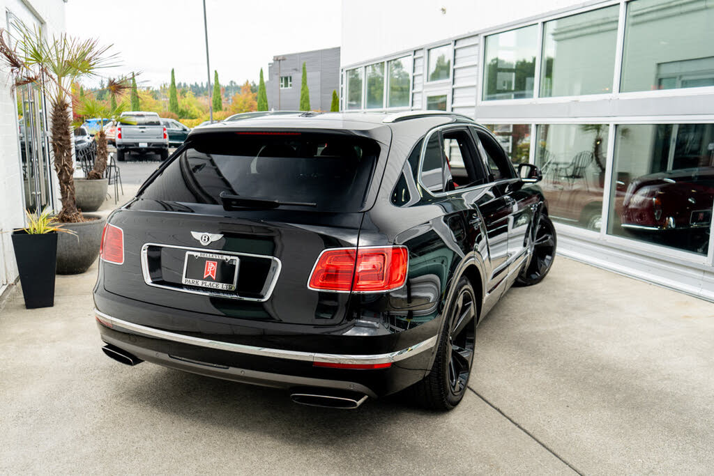 2017 Bentley Bentayga W12 AWD photo 6