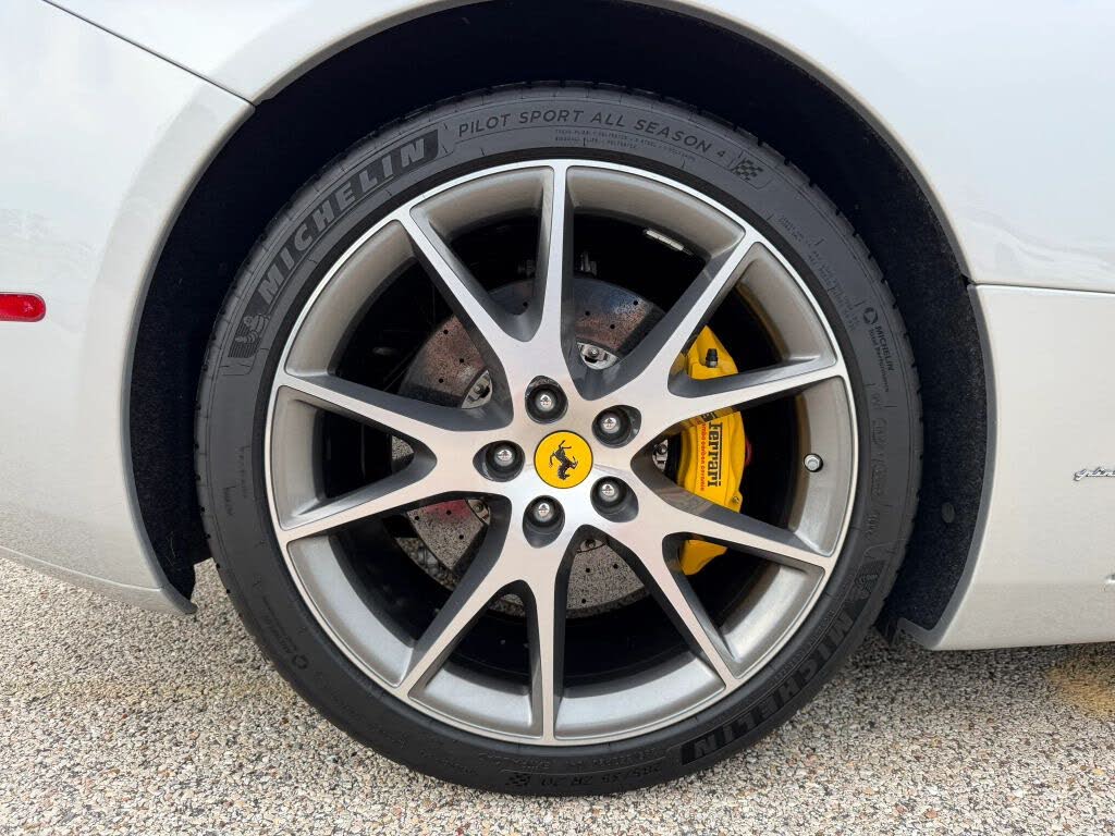 2010 Ferrari California GT Convertible photo 15