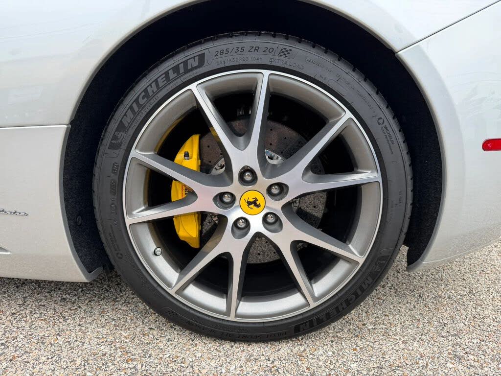 2010 Ferrari California GT Convertible photo 16