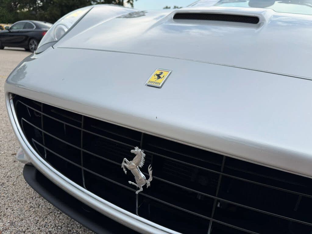 2010 Ferrari California GT Convertible photo 17