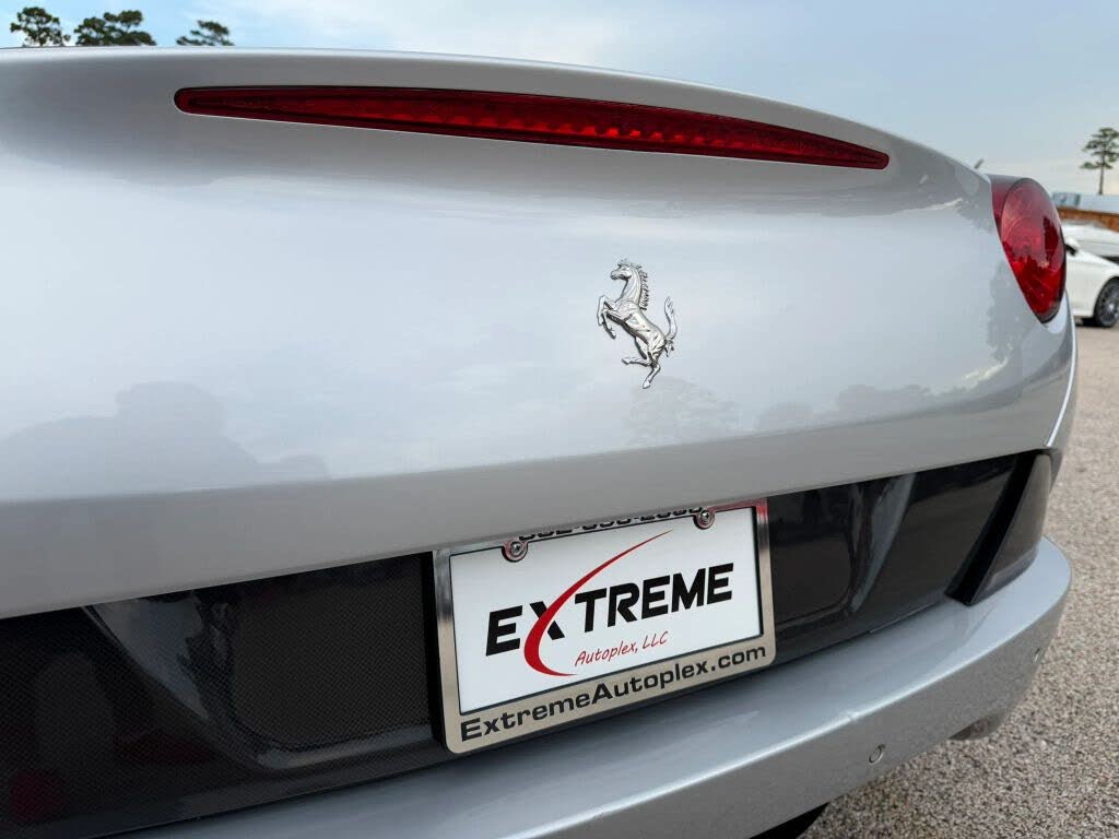 2010 Ferrari California GT Convertible photo 18