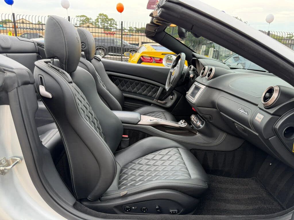 2010 Ferrari California GT Convertible photo 22