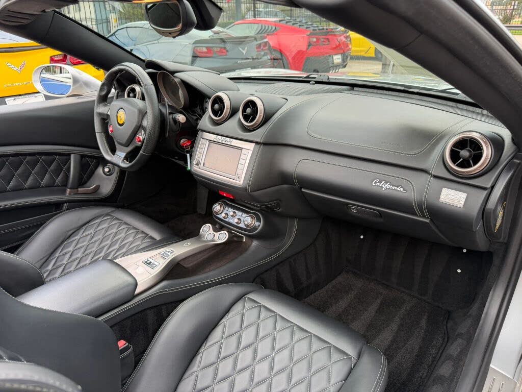 2010 Ferrari California GT Convertible photo 24