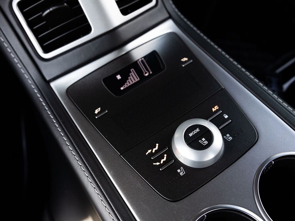 2011 Aston Martin Rapide photo 16