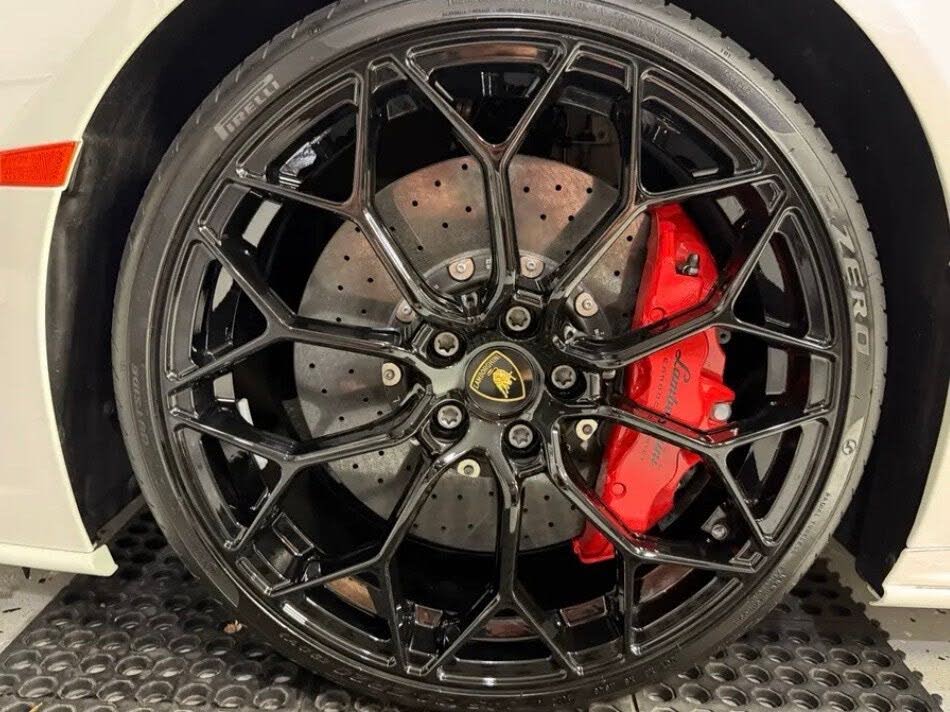 2024 Lamborghini Huracan EVO Spyder AWD photo 17