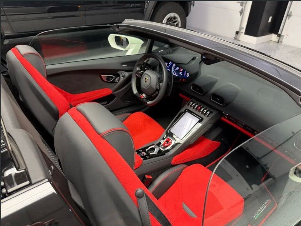 2024 Lamborghini Huracan EVO Spyder AWD photo 19