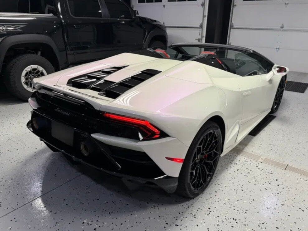 2024 Lamborghini Huracan EVO Spyder AWD photo 5