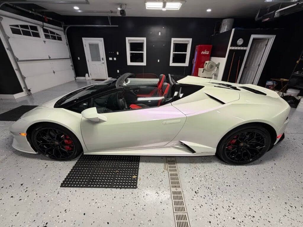 2024 Lamborghini Huracan EVO Spyder AWD photo 8