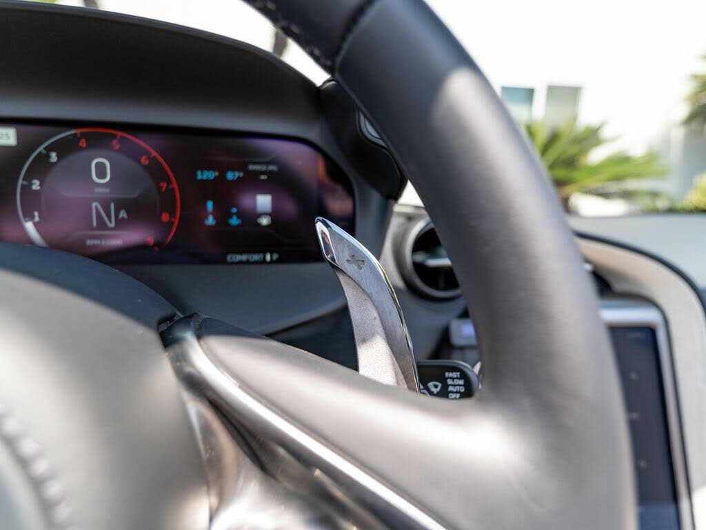 2025 McLaren 750S Spider RWD photo 12 of 24