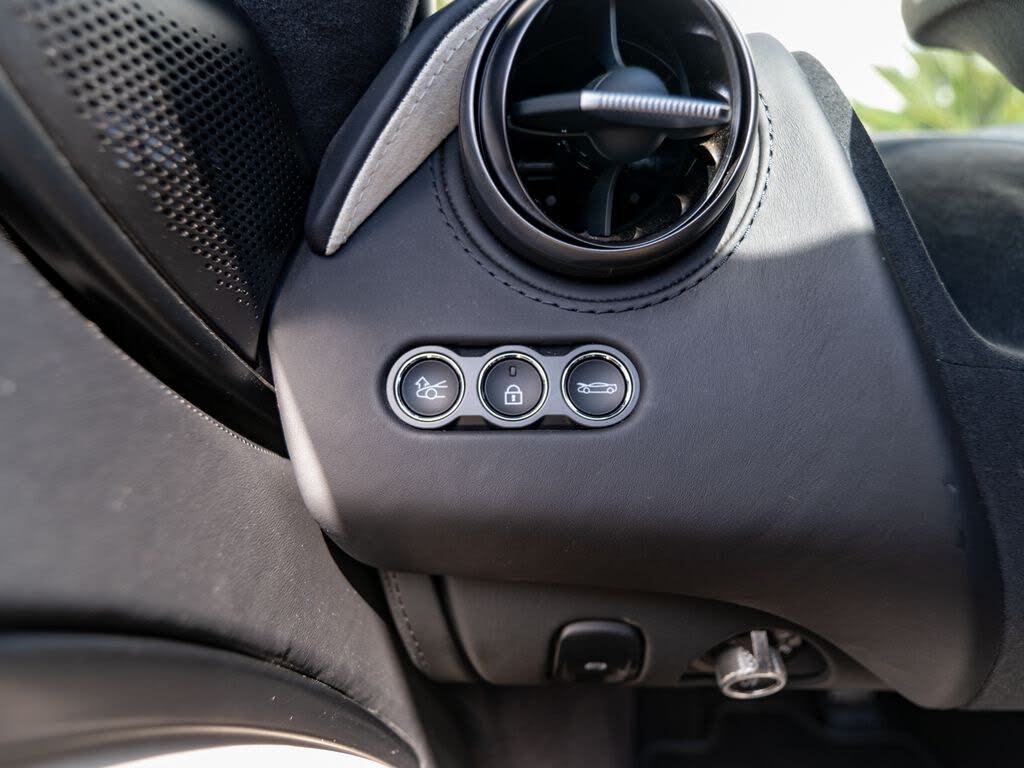 2025 McLaren 750S Spider RWD photo 14 of 24