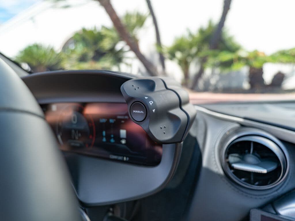 2025 McLaren 750S Spider RWD photo 18 of 24