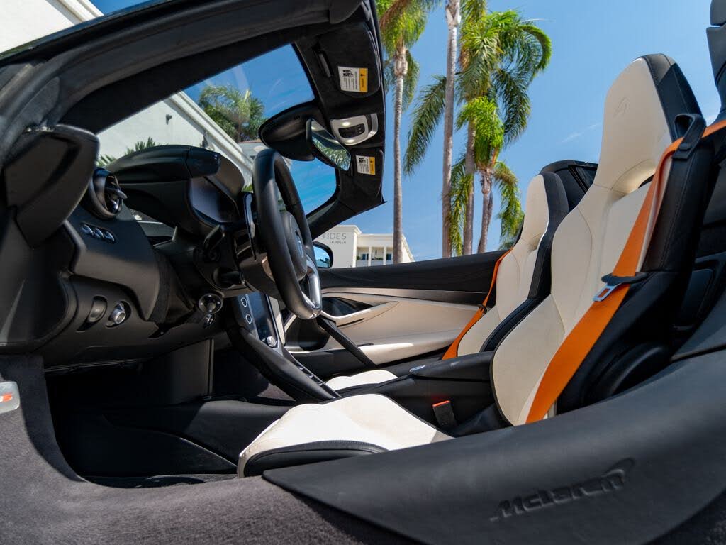 2025 McLaren 750S Spider RWD photo 22 of 24
