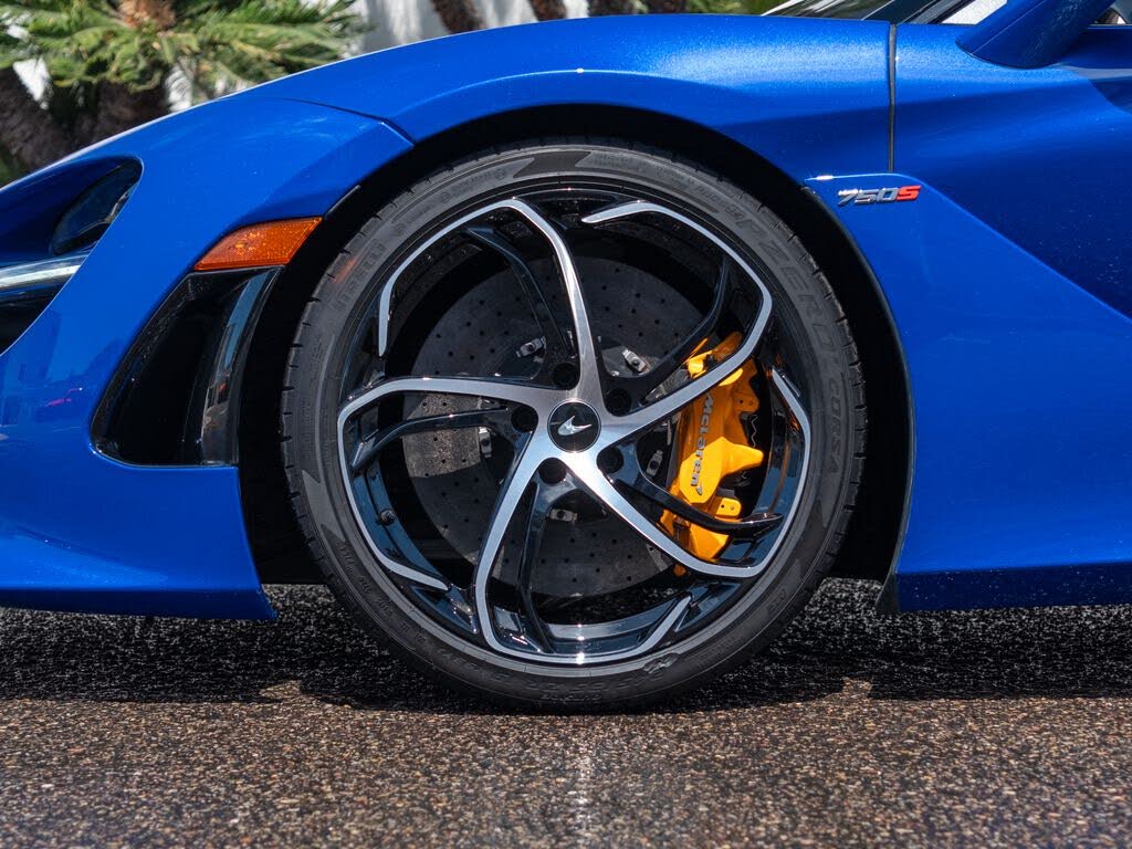 2025 McLaren 750S Spider RWD photo 7 of 24