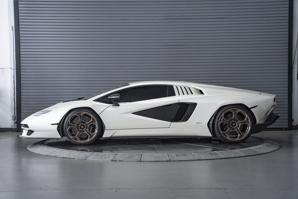 2022 Lamborghini Countach LPI 800-4 AWD photo 2