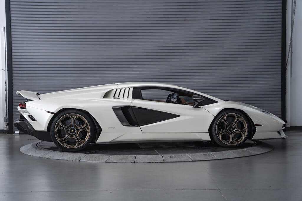 2022 Lamborghini Countach LPI 800-4 AWD photo 14