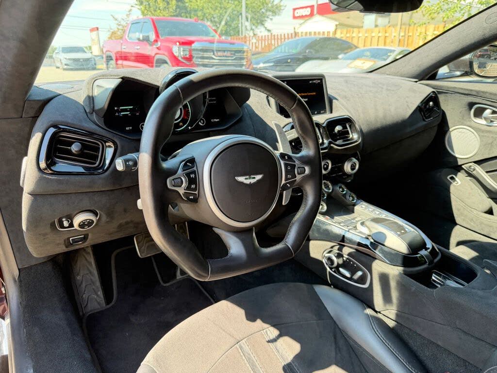 2019 Aston Martin Vantage RWD photo 13