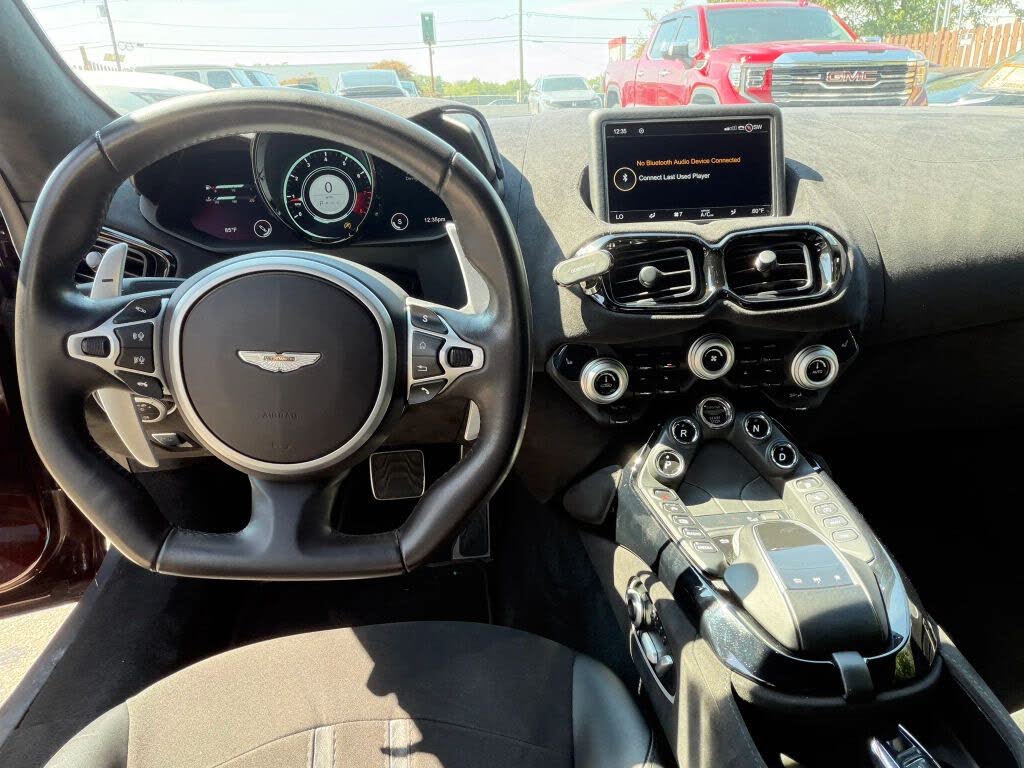 2019 Aston Martin Vantage RWD photo 15