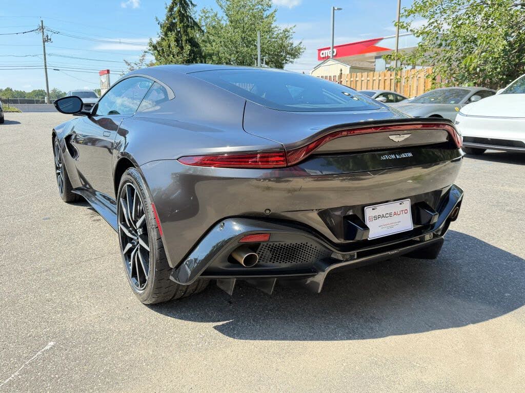 2019 Aston Martin Vantage RWD photo 8