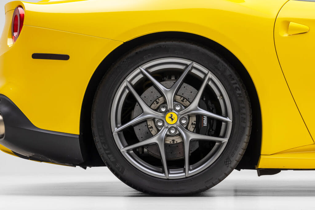 2017 Ferrari F12 Berlinetta Coupe photo 18