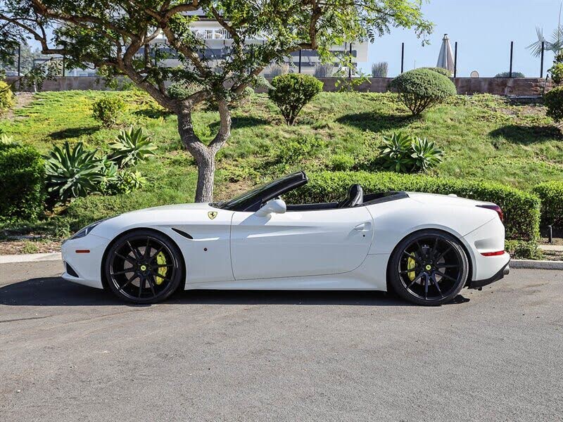 2015 Ferrari California T Roadster photo 2