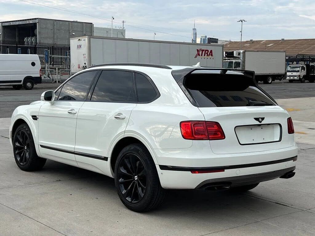2017 Bentley Bentayga W12 AWD photo 5