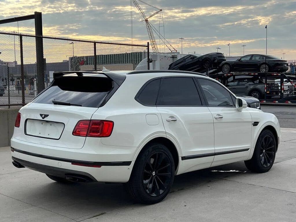 2017 Bentley Bentayga W12 AWD photo 7