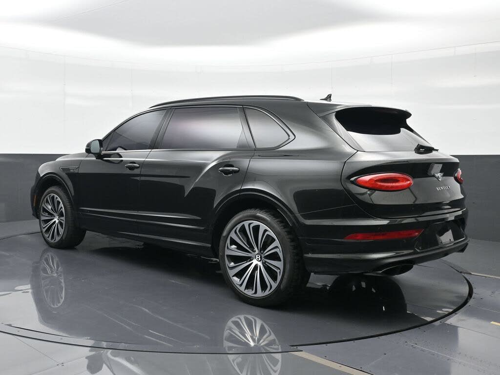 2023 Bentley Bentayga Azure V8 AWD photo 3